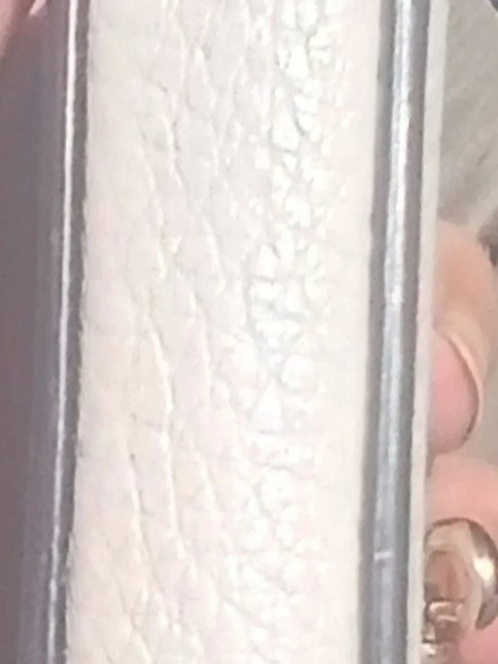 Coach Pebbled Leather Card Case in Off-White with Gold Hardware - Picture 5 of 12